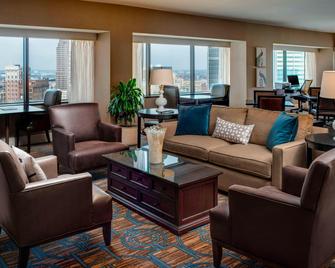 ذا بلازا هوتل كولومباس آت كابيتال سكوير - كولومبوس (اوهايو) - غرفة معيشة