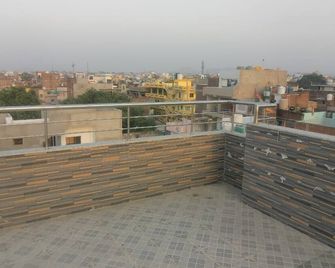 Bedrooms with Private Bath - 401 - Gaya - Balkon