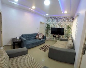 King's court luxury Suite #1 - Maitama - Living room
