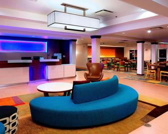 Fairfield Inn & Suites Newark Liberty International Airport - Newark - Lobby