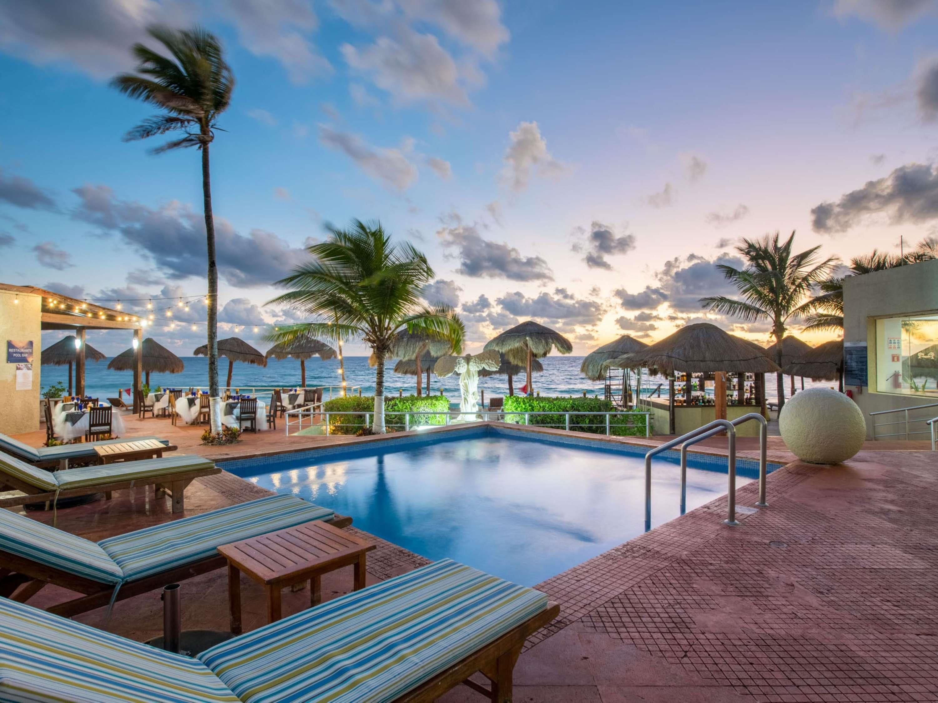 كلوب ريجينا كانكون