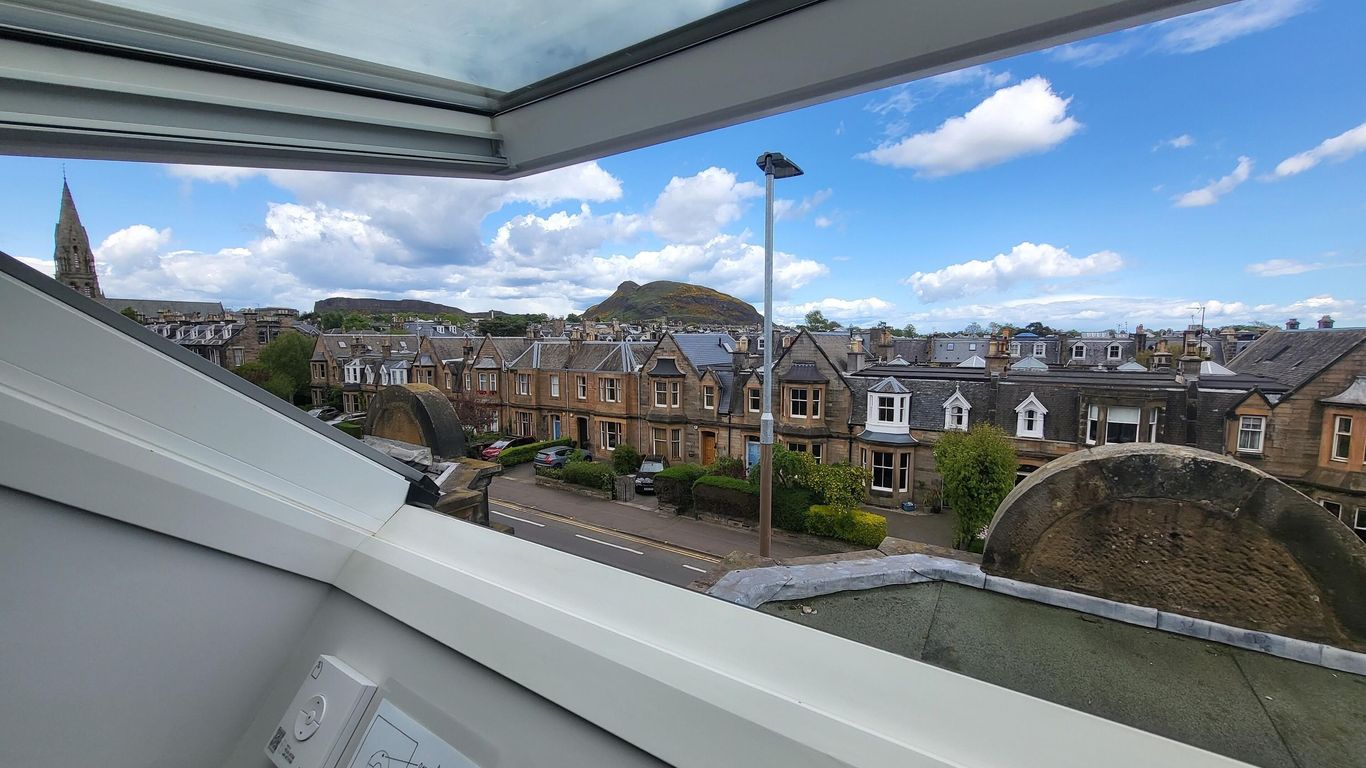 Lauderville Guest House