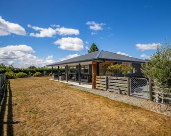 New With A View, Twizel - Free Wifi - Twizel - Building