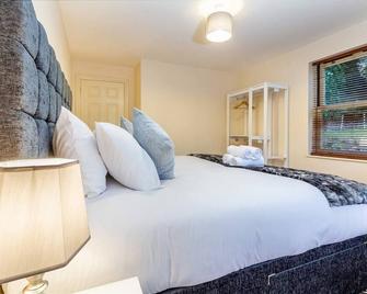 Guest Homes - Hillbrook House Apartment - Malvern - Bedroom