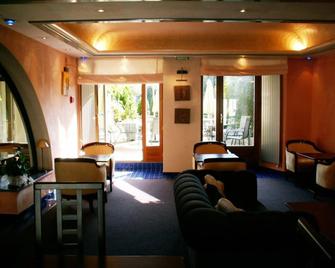 Logis Hôtel Restaurant Gilles Moreau Laguiole - Laguiole - Salon