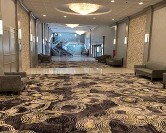 Holiday Inn & Suites Chicago North Shore (Skokie) By IHG - Skokie - Лоббі