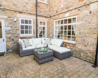 Deanery View - Darlington - Patio