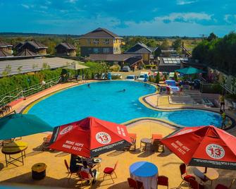 Aberdare Prestige & Royal Cottages - Nanyuki - Piscina