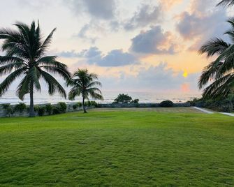 Dwell Ubilam - Beachfront House at Saladita Beach - Troncones - Outdoors view