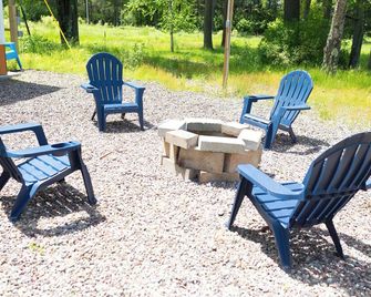 Moonbase Tiny Home - Io - Merrill - Patio