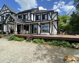 Small Inn Sawa Rouge - Chino - Building