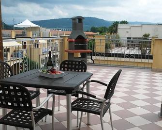 Pizzo Beach Club Summer Special 2 Bed Apartment 13f With Free Wifi And 2 Terr - Pizzo - Balkon