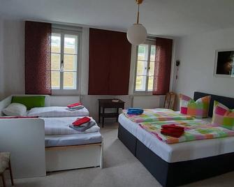 Apartment 'Ferienwohnung Schlossblick' with Private Terrace, Private Garden and Wi-Fi - Schleiz - Schlafzimmer