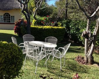 Lynns Guest House - Bulawayo - Terasa