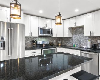 Hillside in Seattle - well appointed - Seattle - Kitchen