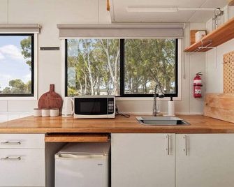 Bellellen Park 2 by Tiny Away - Stawell - Kitchen