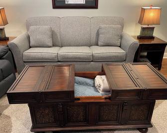 Olde Beau Golf / Blue Ridge Mountains Golf / Resort 1br 1ba Condo Pet Friendly!! - Roaring Gap - Sala de estar