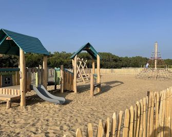 Chalet paisible à la plage, piscine et tennis - องเดรอ