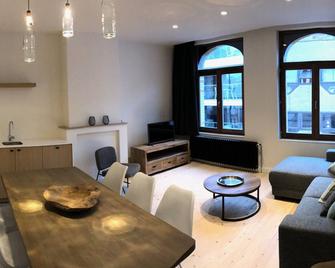 Stayatsea Retro Appartementen - Blankenberge - Dining room