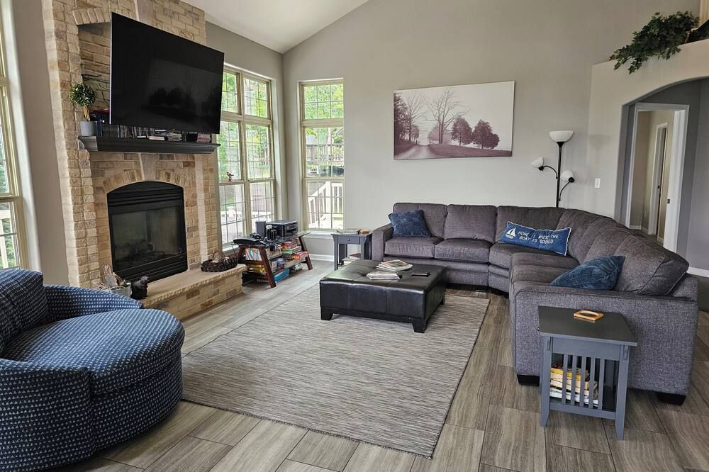 Experience the best of Wisconsin lake living! - Elkhorn - Obývací pokoj