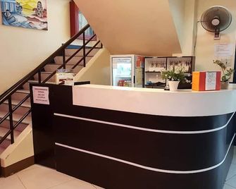 City Corner Hotel - Legazpi City - Front desk