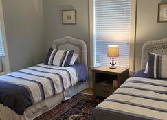 One Bedroom Suite - 2 Twin Beds - Nantucket - Bedroom