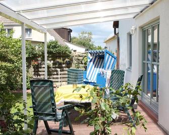 Appartementhaus Kranichblick in Breege - Breege - Innenhof