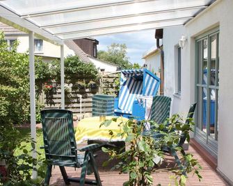 Appartementhaus Kranichblick in Breege - Breege - Innenhof