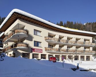 Hotel Strela by Mountain Hotels - Davos - Building