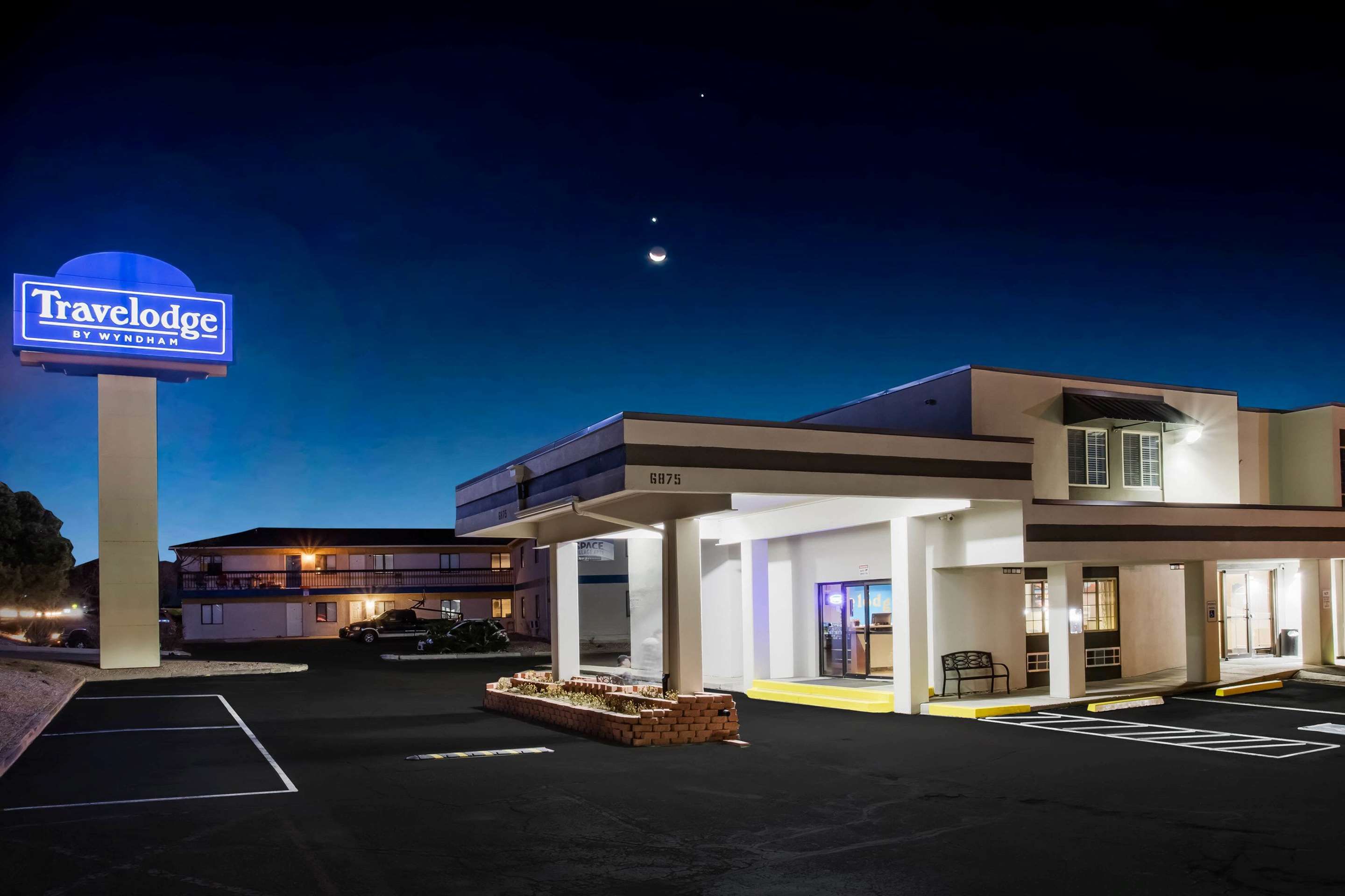 Travelodge By Wyndham Colorado Springs Airport/Peterson Sfb - קולרדו ספרינגס - בניין