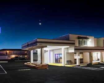Travelodge By Wyndham Colorado Springs Airport/Peterson Sfb - Colorado Springs - Bygning