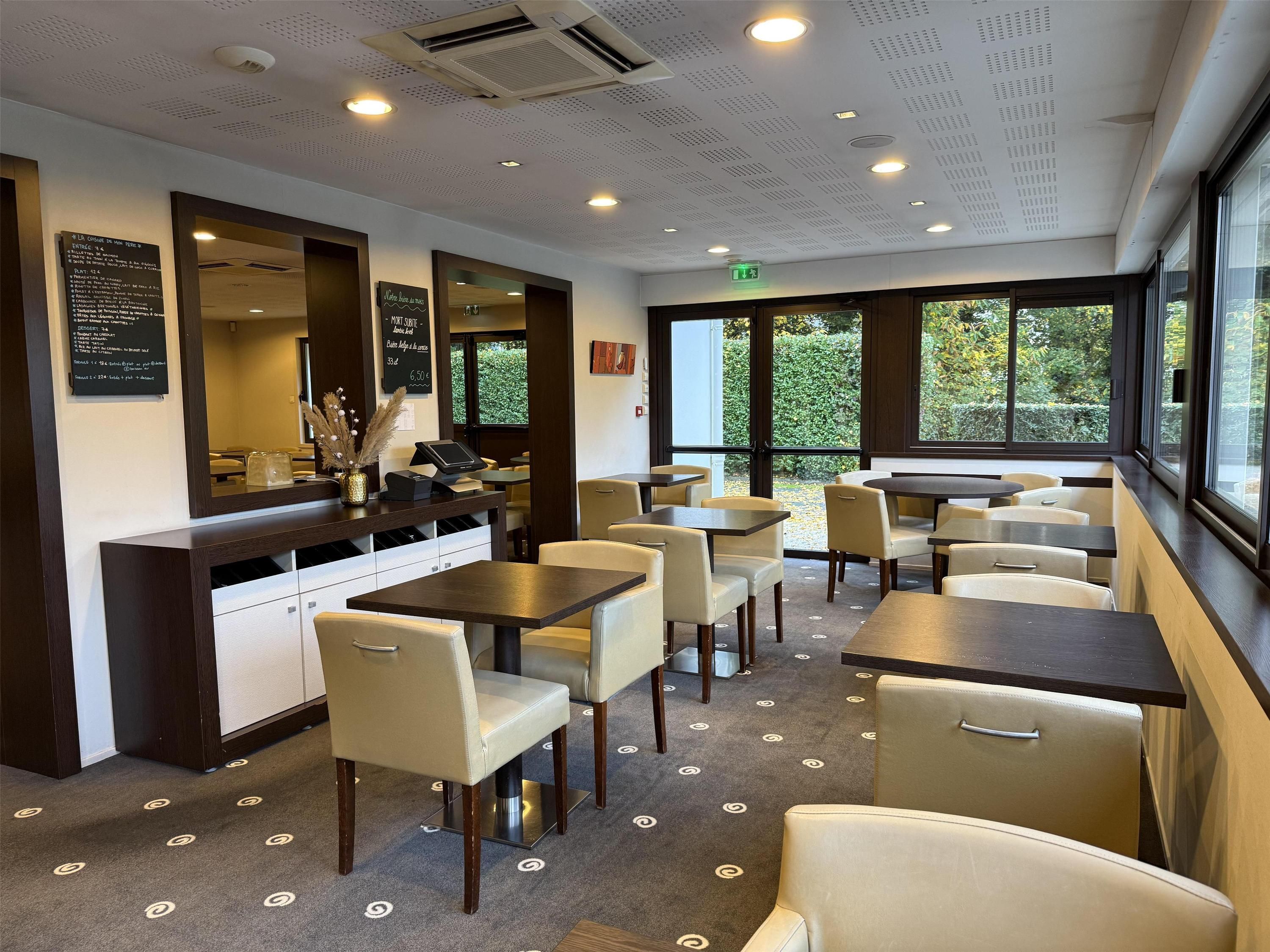 Kyriad Rennes Nord - רן - חדר אוכל