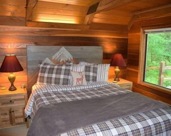 Elk Drop Inn - Packwood - Schlafzimmer