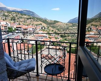 Clock Tower - Arachova - Balkón