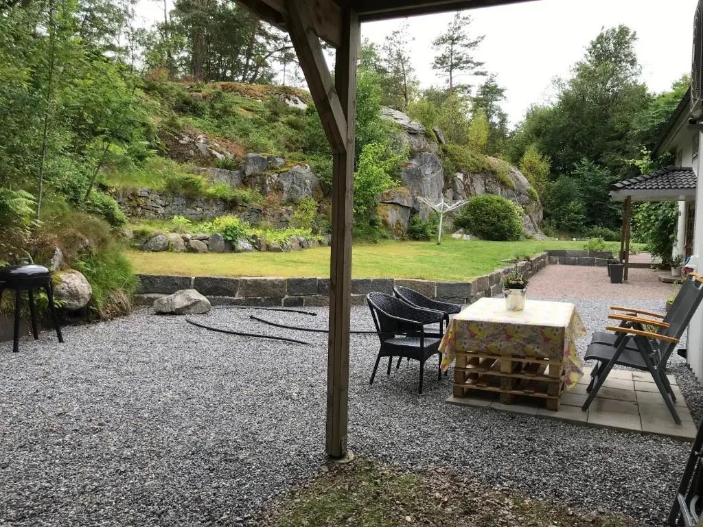 Fagerbacka Svit. Trivsam lägenhet nära havet - Lysekil - Innenhof