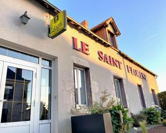 Logis Hôtel Le Saint Florent - Mont-près-Chambord - Building