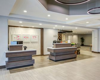Hilton Garden Inn Boston/Waltham - Waltham - Рецепція