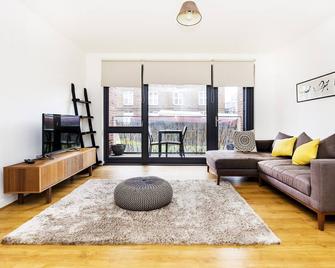 Pass the Keys | Stylish Apartment - Short Walk To The River Thames - London - Living room