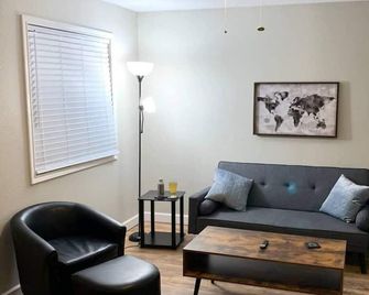 'Air Commando-Condo' Perfect Location in Clovis, NM - Clovis - Olohuone