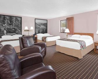 Super 8 by Wyndham Sitka - Sitka - Bedroom