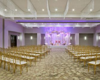 Hilton Hasbrouck Heights/Meadowlands - Hasbrouck Heights - Binnenhof