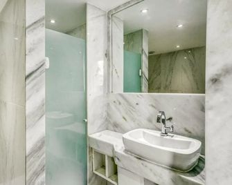 Nob's Hotel - Sao Joao De Meriti - São João de Meriti - Badkamer