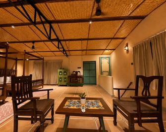 Vanyasa - Heritage Rooms with garden view - Ujjain - Sypialnia