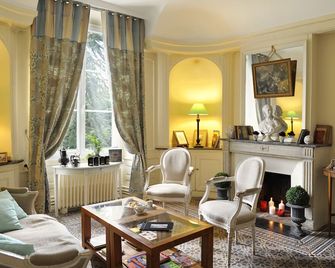 Logis Hotel Villa Marjane - Orléans - Wohnzimmer