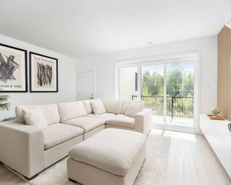Dream Home Retreat - Condo in Mirabel - 2 - Mirabel - Living room