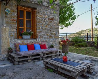 Stone Studio With Sea Views Near the Beach - Kitries - Patio