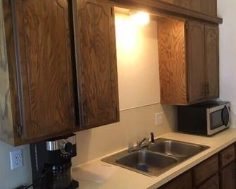Fully furnished two bedroom apartment - Lawton - Kitchen