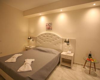 Saint George Palace - Agios Georgios Pagon - Bedroom