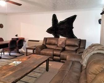Ky Lake Area Cabin - Aurora - Sala de estar