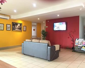 Place2Stay @ Kenyalang - קוצ'ינג - דלפק קבלה